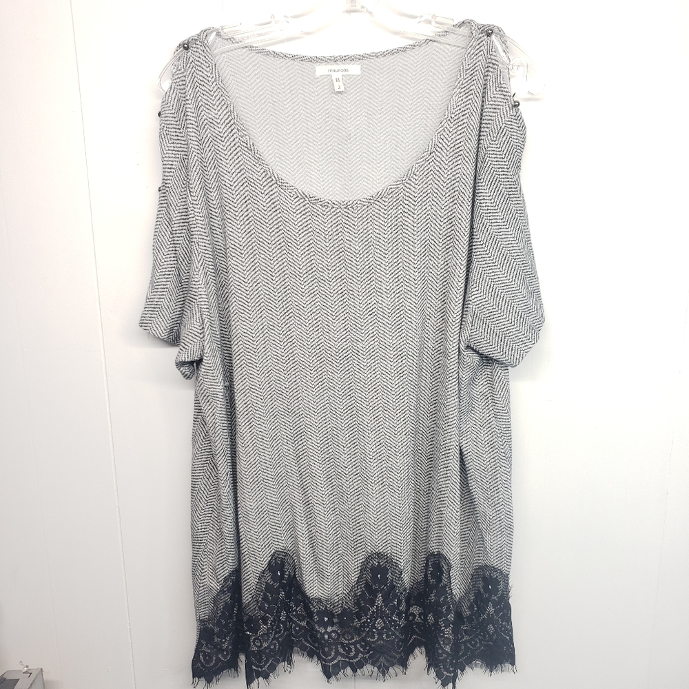 EUC Maurices 2x Cold Shoulder top